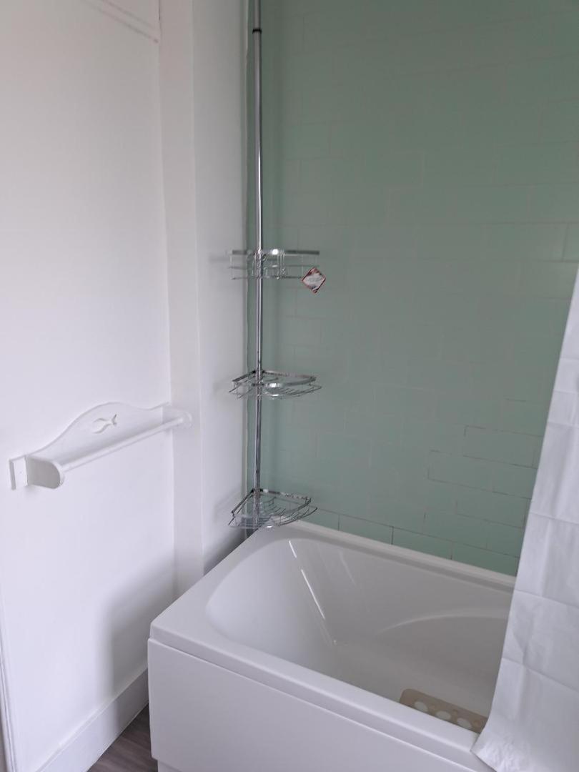 Double Room Available- London Seven Kings Seven Kings Train Station 伊尔福德 外观 照片